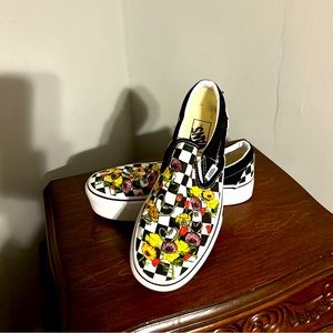 NWOB women’s  Vans platform slip on 6